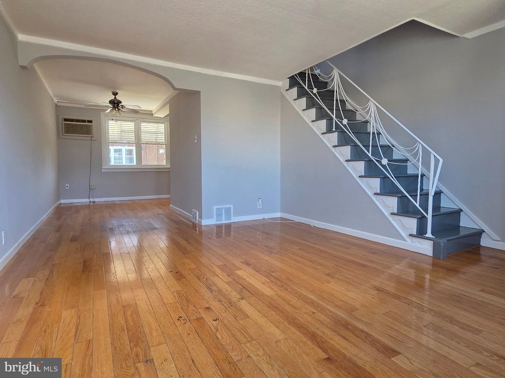 6303 VANDIKE ST, PHILADELPHIA, PA 19135 — photo 4