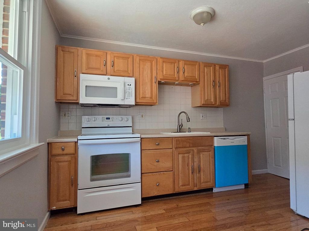 6303 VANDIKE ST, PHILADELPHIA, PA 19135 — photo 5