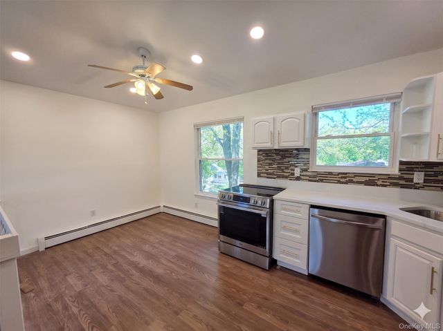 16 Birch Drive, Ronkonkoma, NY 11779