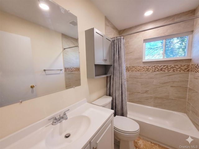 16 Birch Drive, Ronkonkoma, NY 11779
