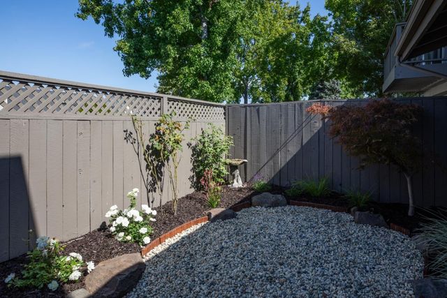 858 Erickson Lane, Foster City, CA 94404