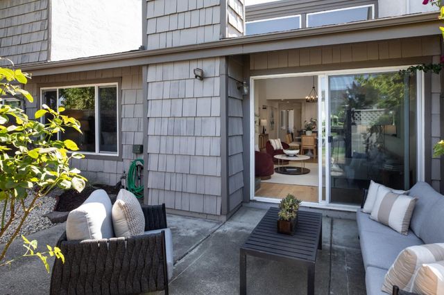 858 Erickson Lane, Foster City, CA 94404
