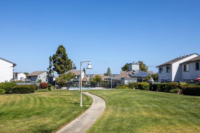 858 Erickson Lane, Foster City, CA 94404