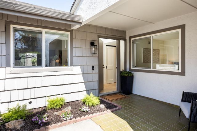 858 Erickson Lane, Foster City, CA 94404