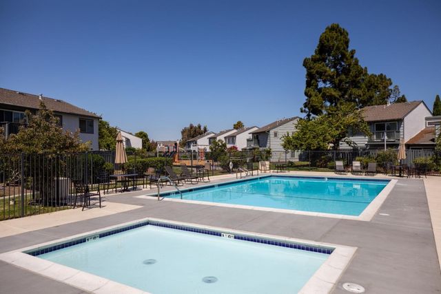 858 Erickson Lane, Foster City, CA 94404