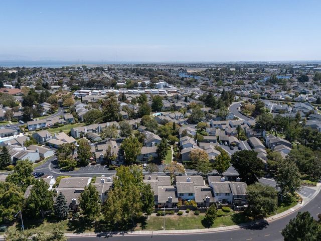 858 Erickson Lane, Foster City, CA 94404