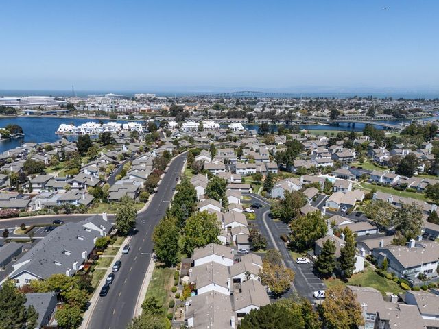 858 Erickson Lane, Foster City, CA 94404
