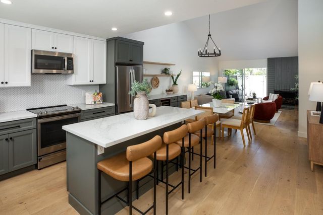 858 Erickson Lane, Foster City, CA 94404