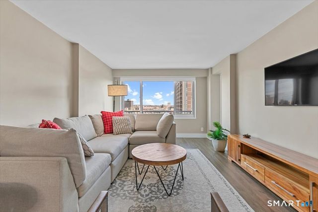 100 York Street 16J, New Haven, CT 06511