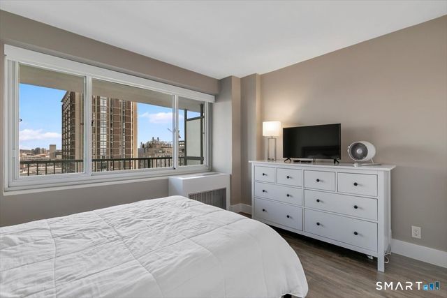 100 York Street 16J, New Haven, CT 06511