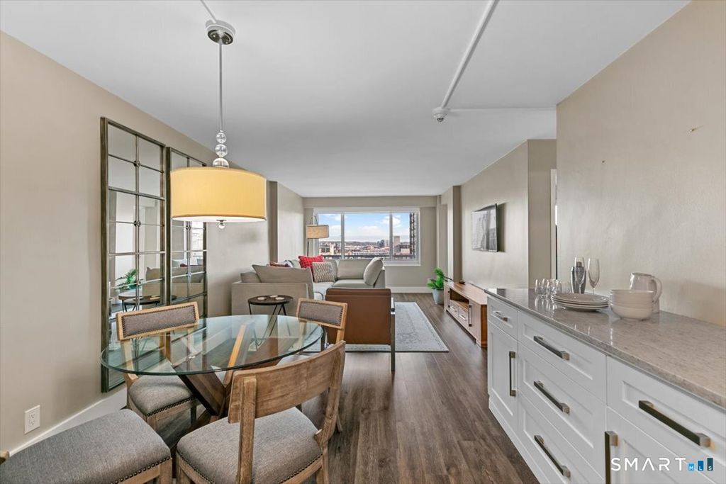 100 York Street 16J, New Haven, CT 06511