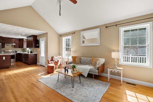 77 West Street, Wilmington, MA 01887