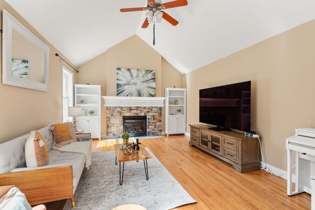 77 West Street, Wilmington, MA 01887