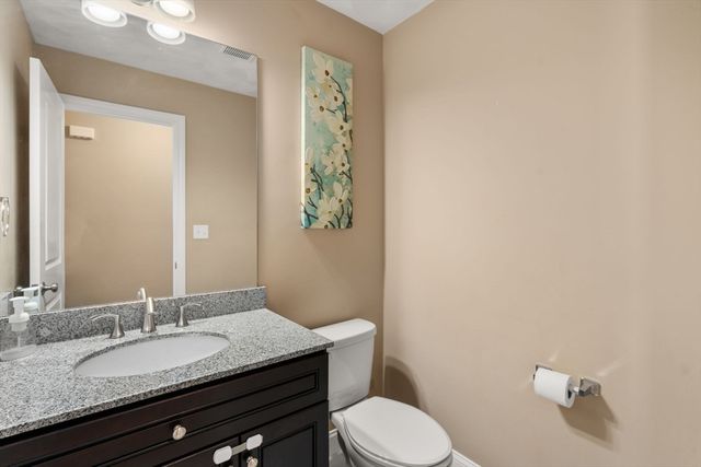 77 West Street, Wilmington, MA 01887