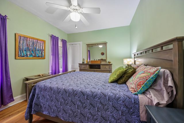 6551 N Maplewood Avenue, Chicago, IL 60645
