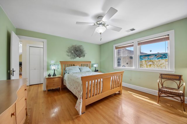 6551 N Maplewood Avenue, Chicago, IL 60645