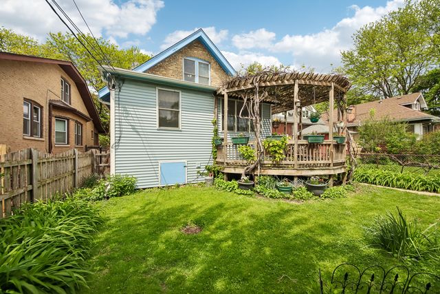 6551 N Maplewood Avenue, Chicago, IL 60645
