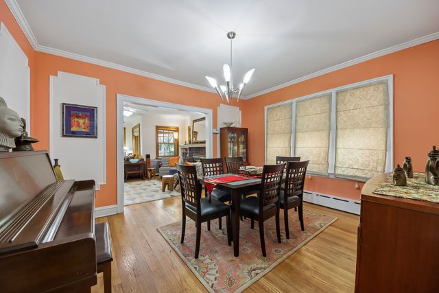 6551 N Maplewood Avenue, Chicago, IL 60645