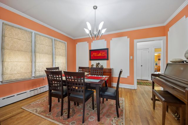 6551 N Maplewood Avenue, Chicago, IL 60645