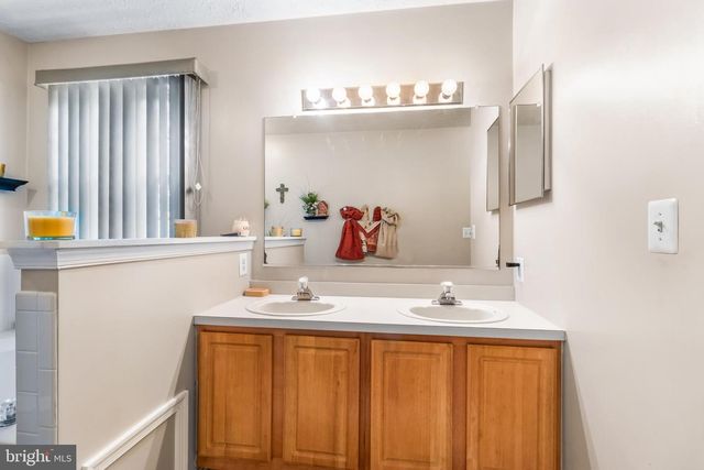 2807 TYBURN OAKS CT, Waldorf, MD 20601