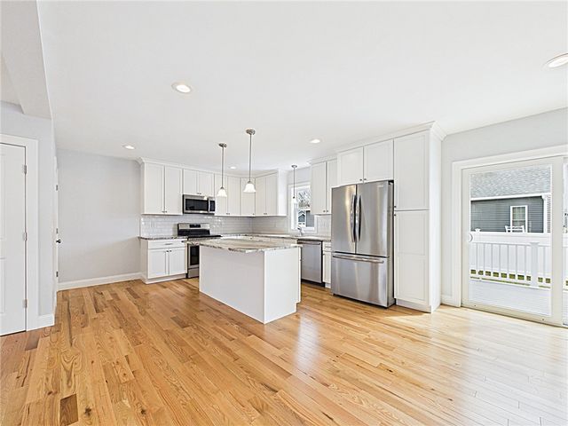 42 Vespia Lane, South Kingstown, RI 02879