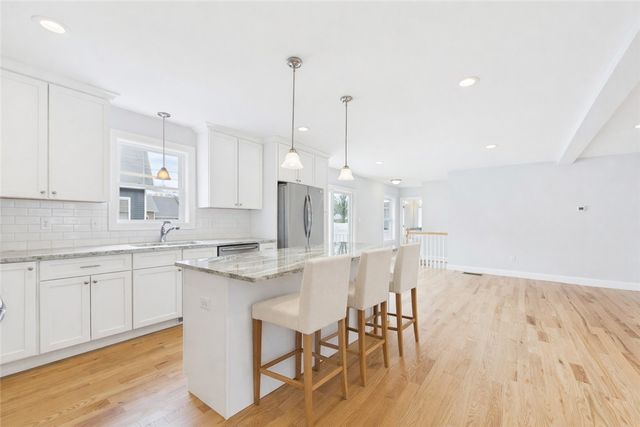 42 Vespia Lane, South Kingstown, RI 02879