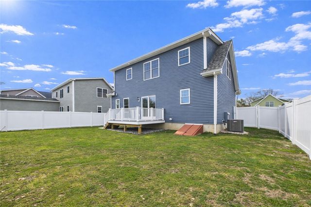 42 Vespia Lane, South Kingstown, RI 02879