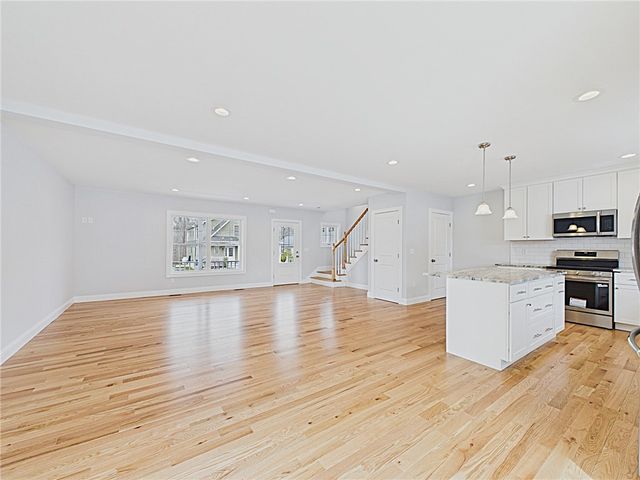 42 Vespia Lane, South Kingstown, RI 02879