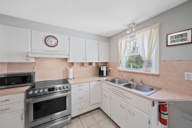 447 E Main St, Avon, MA 02322
