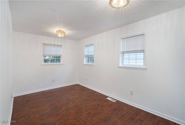 215 Jefferson Street, Lorain, OH 44052