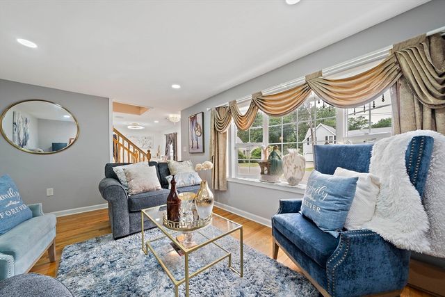 105 Cross St, Randolph, MA 02368