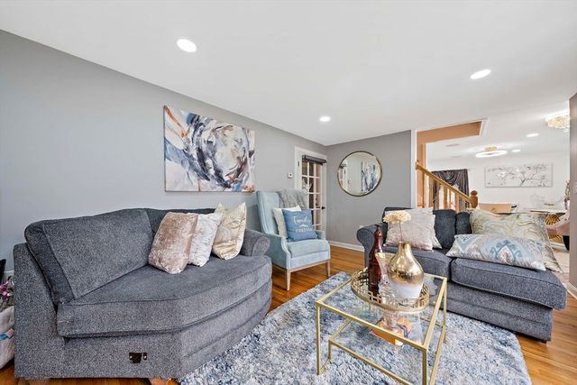 105 Cross St, Randolph, MA 02368