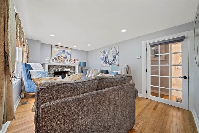 105 Cross St, Randolph, MA 02368