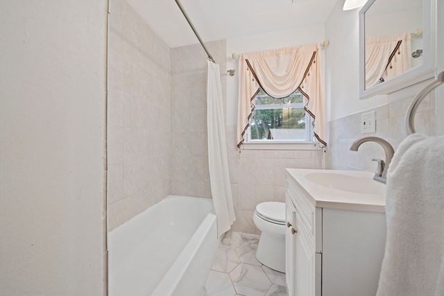 105 Cross St, Randolph, MA 02368