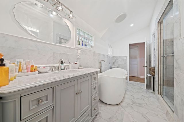105 Cross St, Randolph, MA 02368