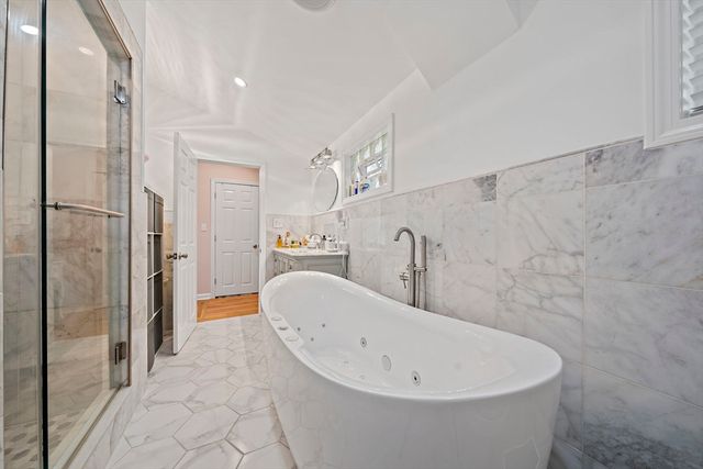 105 Cross St, Randolph, MA 02368