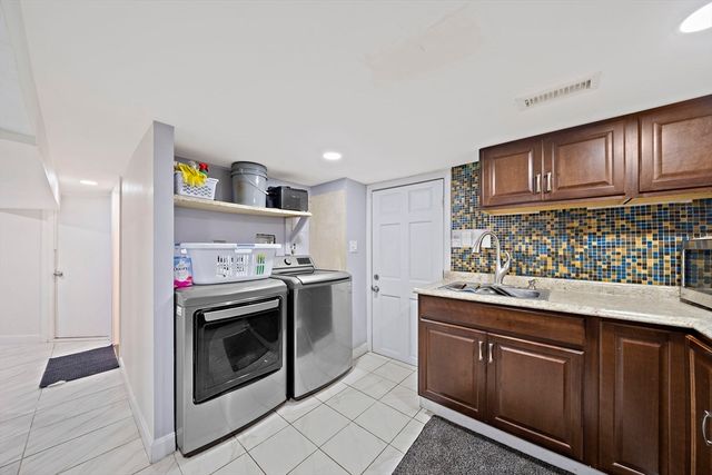 105 Cross St, Randolph, MA 02368