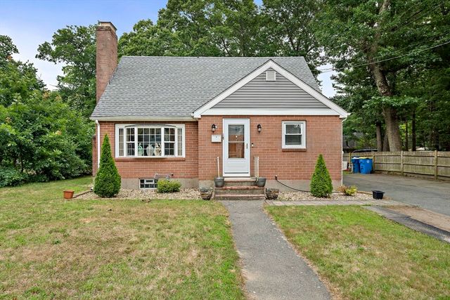 105 Cross St, Randolph, MA 02368