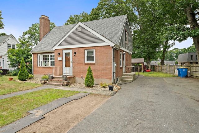 105 Cross St, Randolph, MA 02368