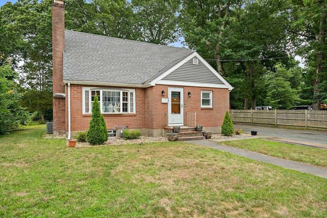 105 Cross St, Randolph, MA 02368