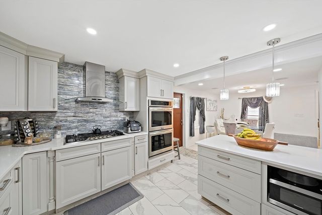 105 Cross St, Randolph, MA 02368