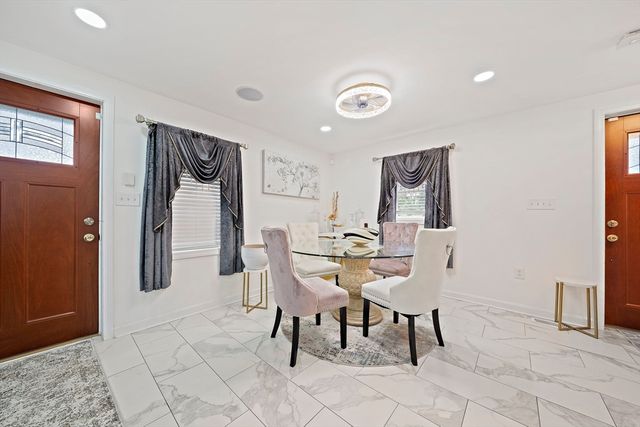 105 Cross St, Randolph, MA 02368