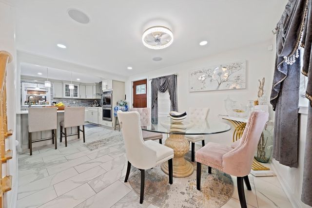 105 Cross St, Randolph, MA 02368