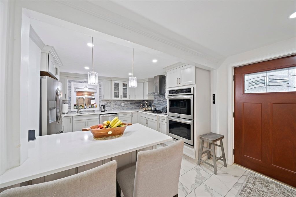 105 Cross St, Randolph, MA 02368