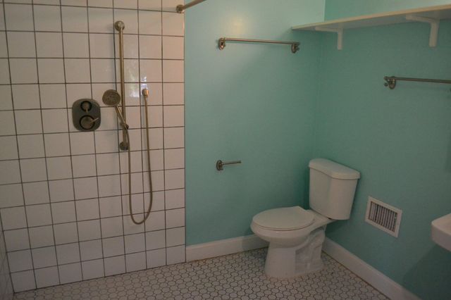 5008 REGINA DR, Annandale, VA 22003