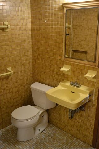 5008 REGINA DR, Annandale, VA 22003