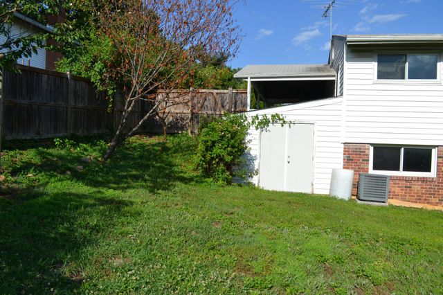 5008 REGINA DR, Annandale, VA 22003
