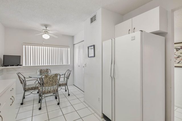 4735 E Lucerne Lakes Blvd E 308, Lake Worth, FL 33467