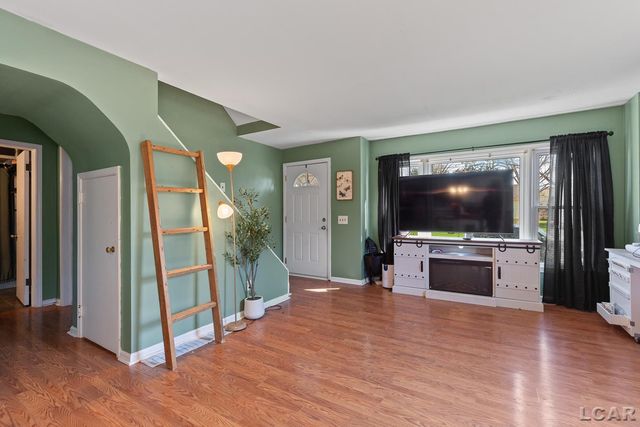 2094 Allan Street, Adrian, MI 49221