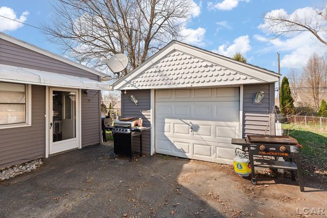2094 Allan Street, Adrian, MI 49221